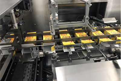 ماكينة التعبئة في الكرتون الآلية